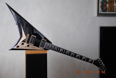 Fernandes FV-115RR 1984.JPG